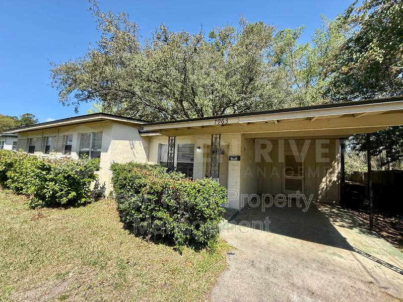 House for rent at 7963 Le Mans Dr, Jacksonville, FL 32210