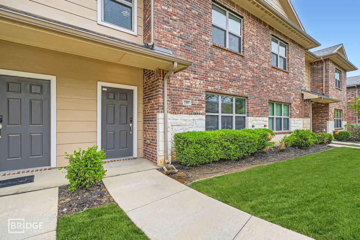 Townhouse for rent at 1349 Lake Crest Lane, Lewisville, TX 75057