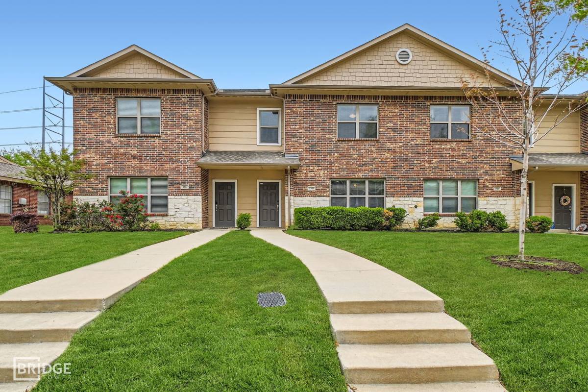 Townhouse for rent at 1349 Lake Crest Lane, Lewisville, TX 75057
