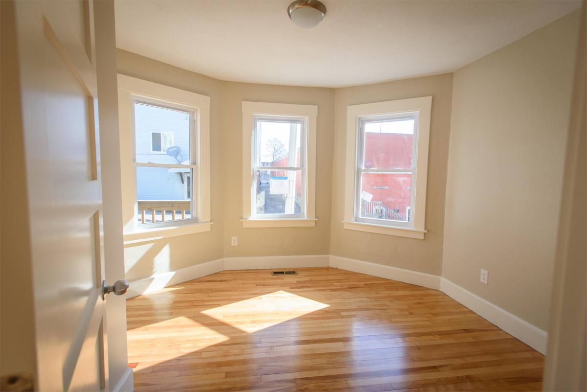 Apartment for rent at 3 Seward St #1, Worcester, MA 01604