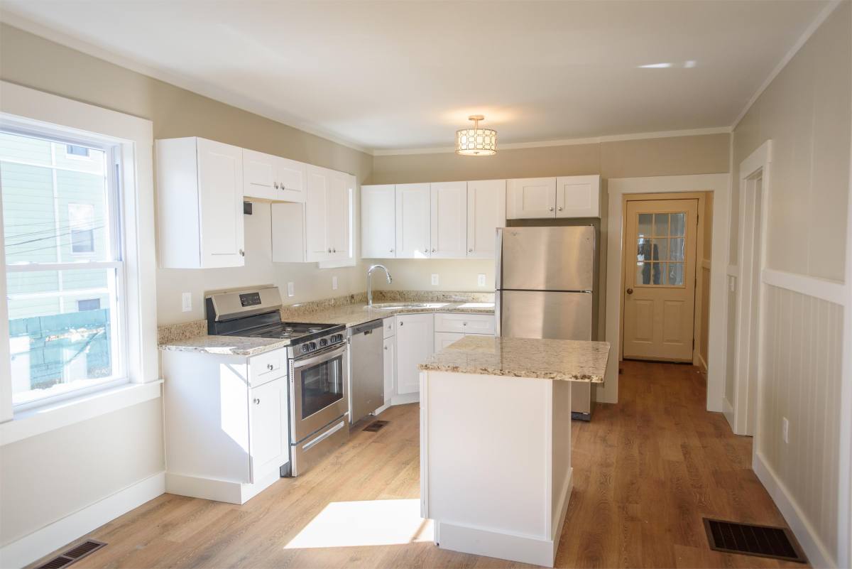 Apartment for rent at 3 Seward St #1, Worcester, MA 01604