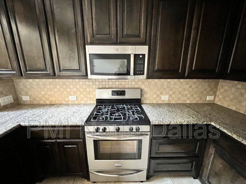 Townhouse for rent at 532 S Greenville Ave, Richardson, TX 75081