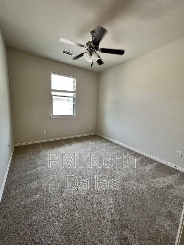 Townhouse for rent at 532 S Greenville Ave, Richardson, TX 75081
