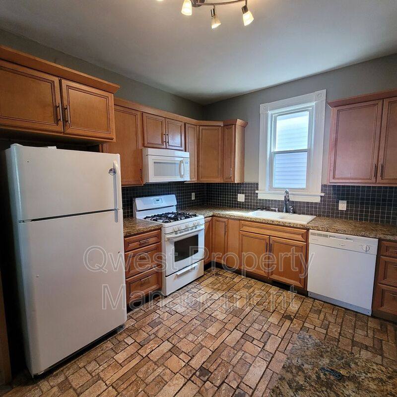 Apartment for rent at 1123 2nd St NW #1, Grand Rapids, MI 49504
