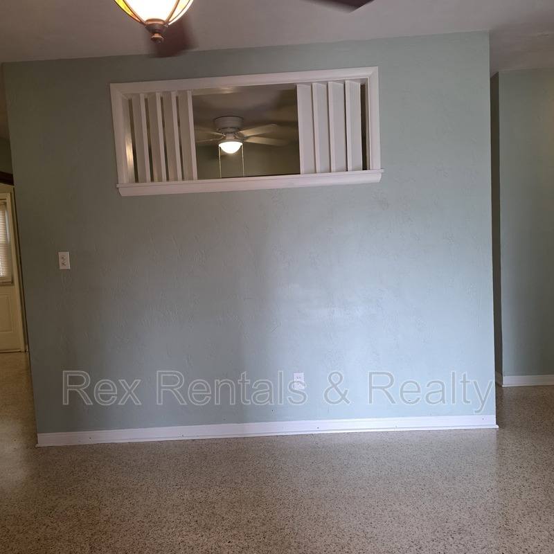 House for rent at 3229 30th St N, Saint Petersburg, FL 33713