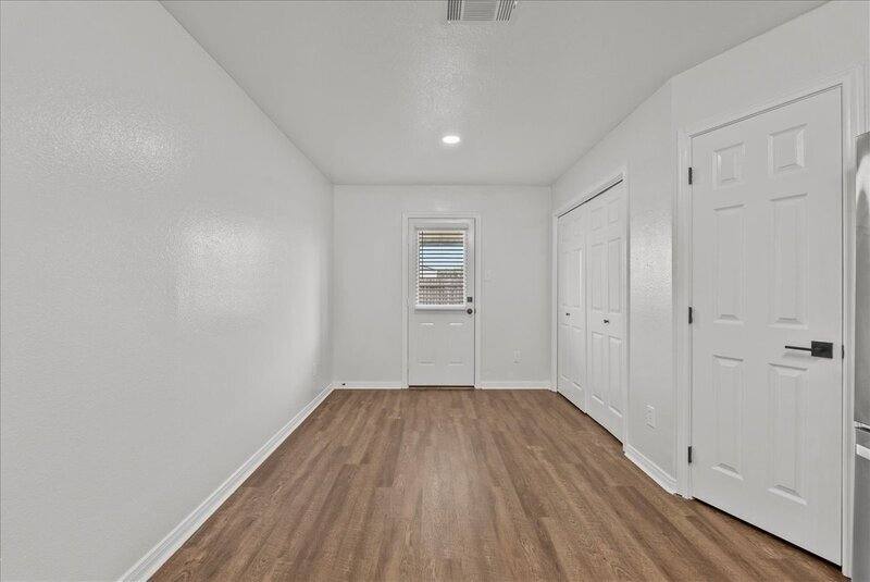 Apartment for rent at 2100 Saint Lucia Calle, Dickinson, TX 77539