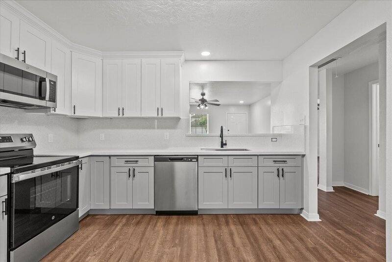 Apartment for rent at 2100 Saint Lucia Calle, Dickinson, TX 77539