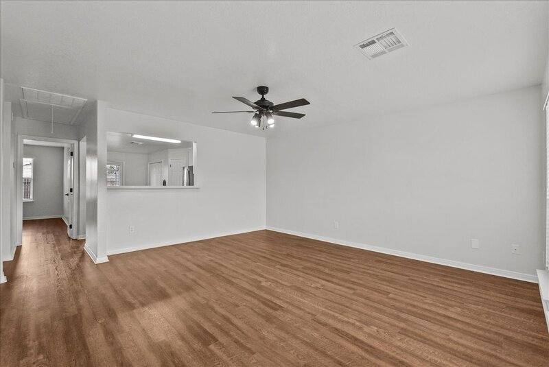 Apartment for rent at 2100 Saint Lucia Calle, Dickinson, TX 77539