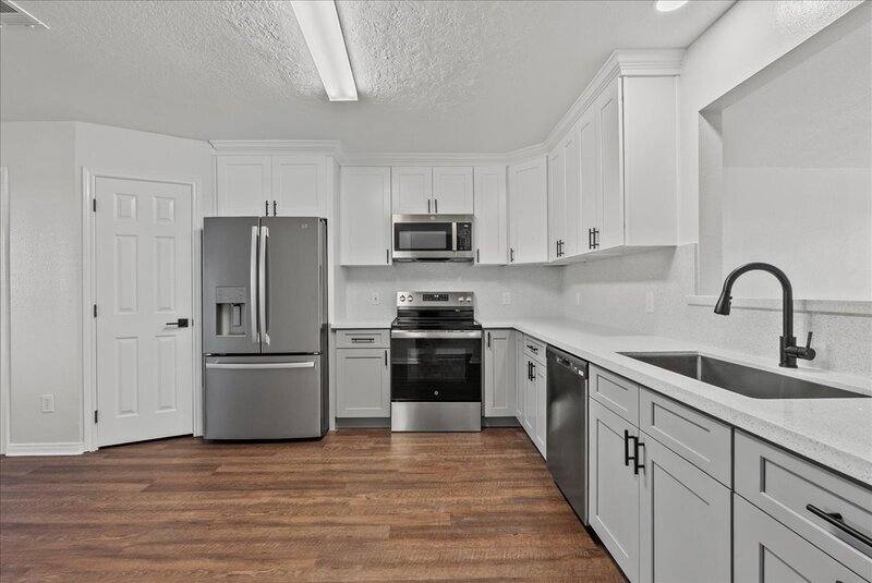 Apartment for rent at 2100 Saint Lucia Calle, Dickinson, TX 77539