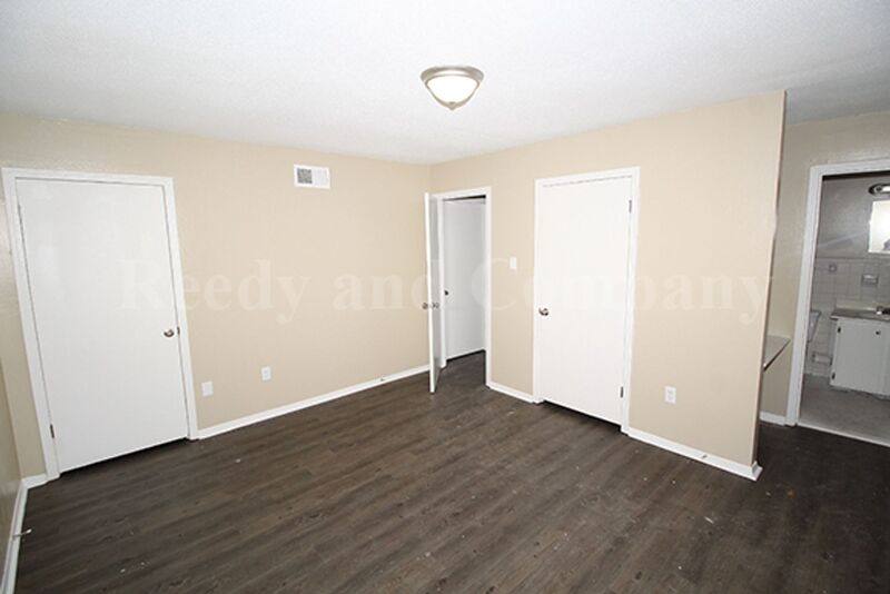 House for rent at 1841 S Perkins Rd, Memphis, TN 38117