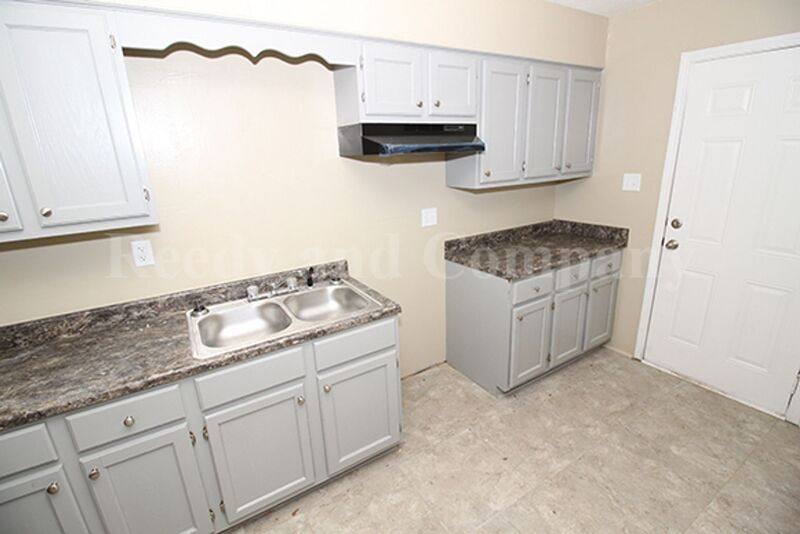 House for rent at 1841 S Perkins Rd, Memphis, TN 38117