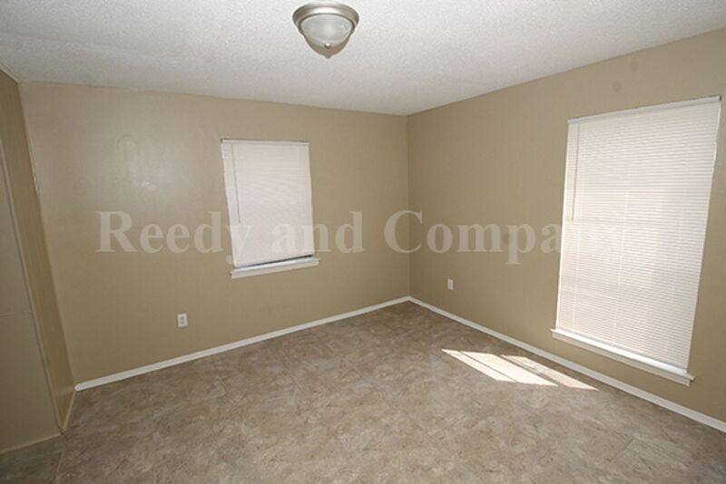 House for rent at 1841 S Perkins Rd, Memphis, TN 38117