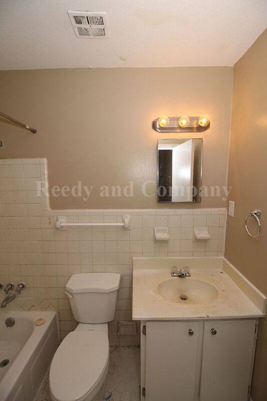 House for rent at 1841 S Perkins Rd, Memphis, TN 38117