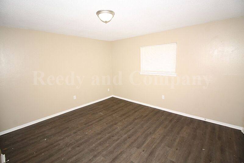 House for rent at 1841 S Perkins Rd, Memphis, TN 38117