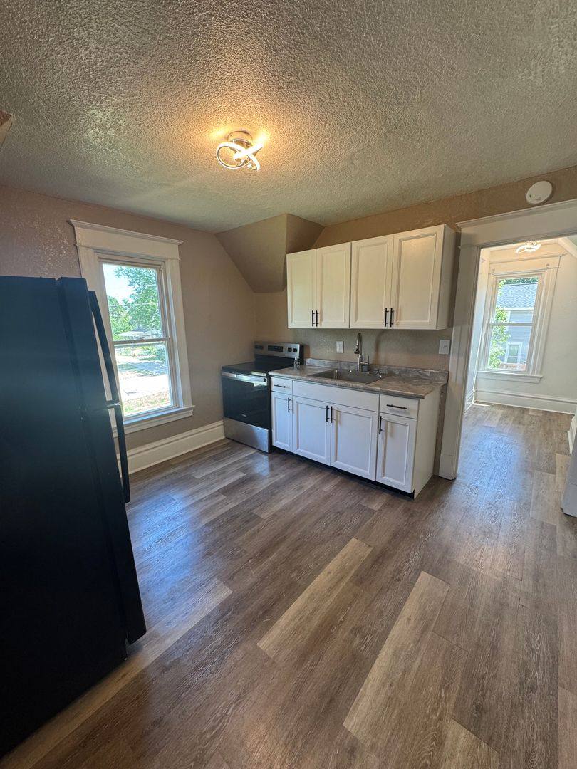 Apartment for rent at 906 S 5th St, Rockford, IL 61104