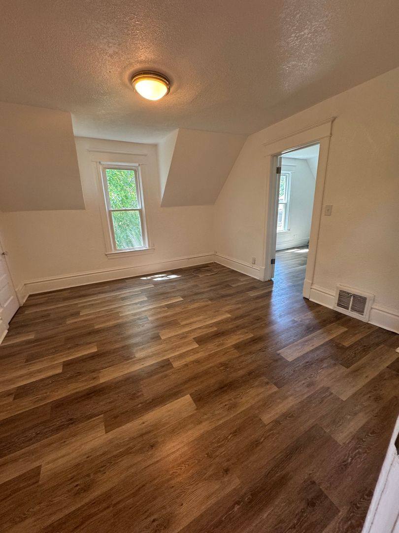 Apartment for rent at 906 S 5th St, Rockford, IL 61104
