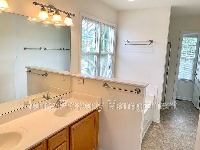 Townhouse for rent at 700 Nottinghill Walk, Apex, NC 27502