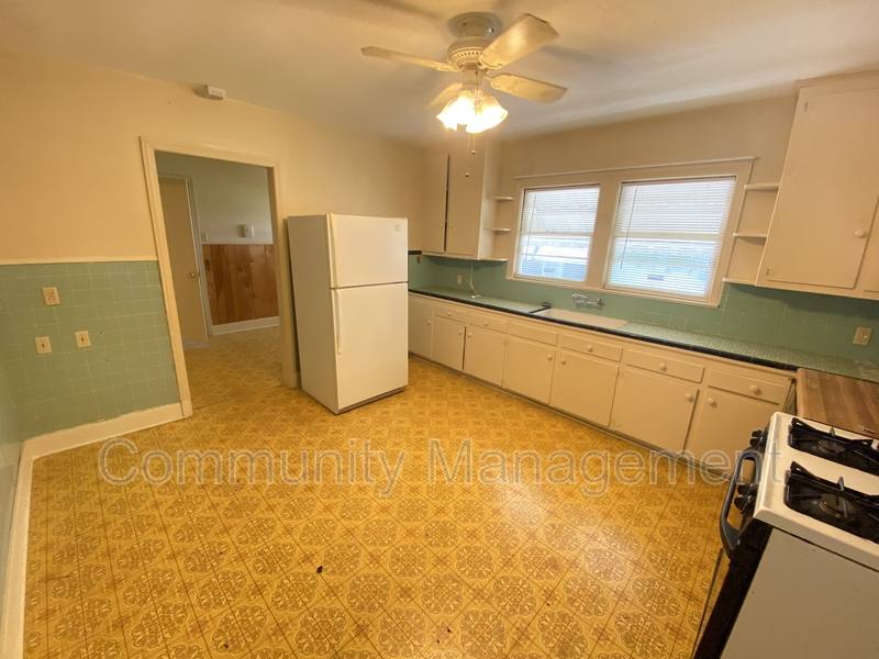 House for rent at 821 W Garfield St, Baton Rouge, LA 70802