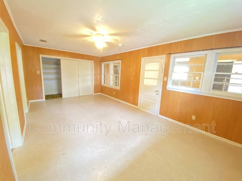 House for rent at 821 W Garfield St, Baton Rouge, LA 70802