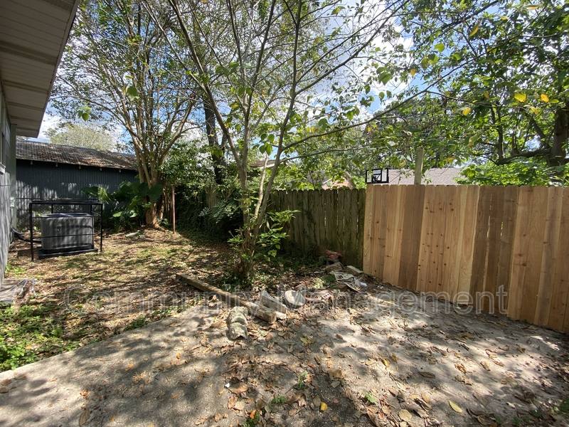 House for rent at 821 W Garfield St, Baton Rouge, LA 70802