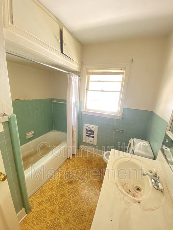House for rent at 821 W Garfield St, Baton Rouge, LA 70802
