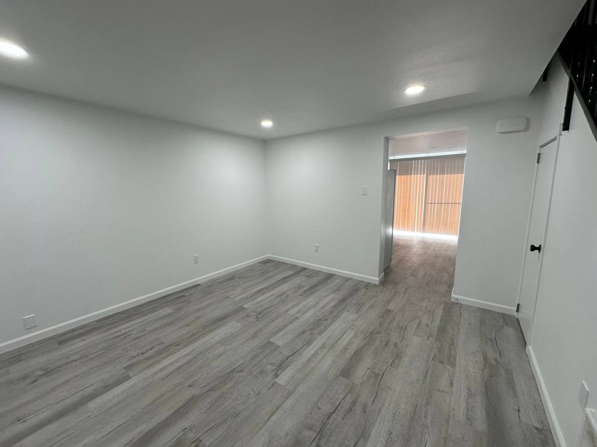 Apartment for rent at 1527 Santiam Rd SE, Albany, OR 97322