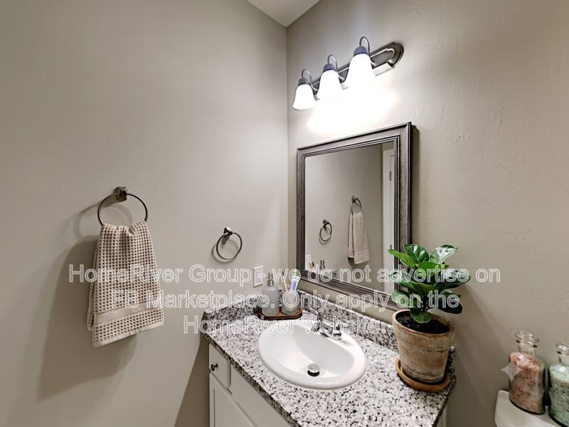 Apartment for rent at 515 N 5th St, Cashion, OK 73016