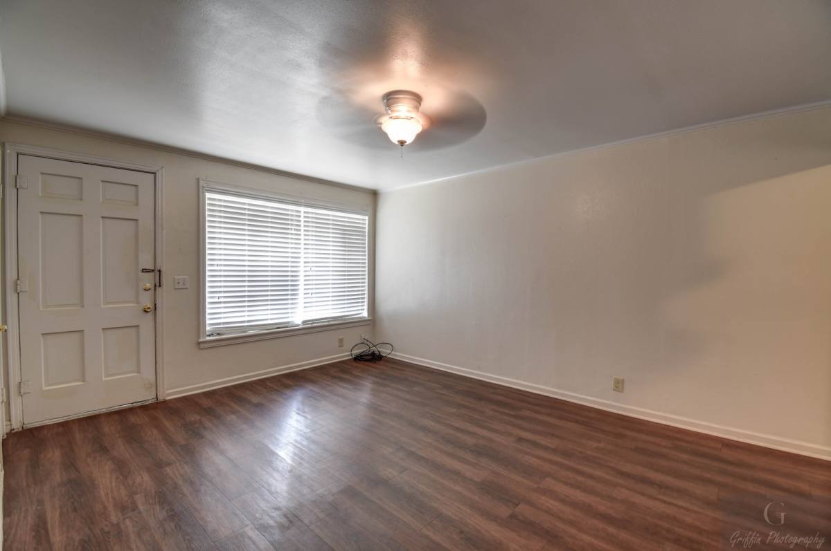 Apartment for rent at 701-703 Gladstone Blvd, Shreveport, LA 71104