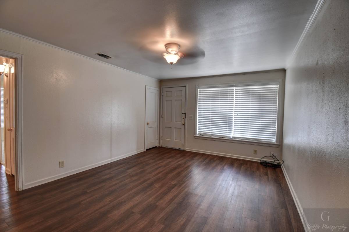 Apartment for rent at 701-703 Gladstone Blvd, Shreveport, LA 71104