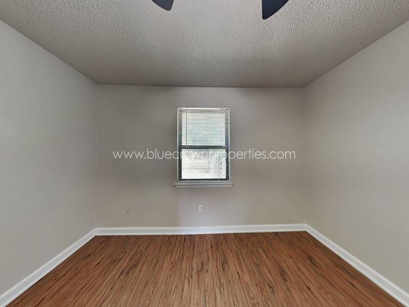 House for rent at 900 Cannon Dr, Euless, TX 76040