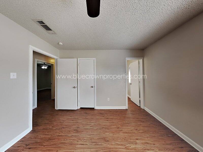House for rent at 900 Cannon Dr, Euless, TX 76040