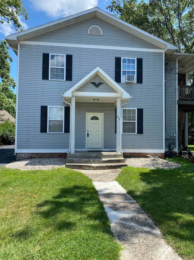 Apartment for rent at 112 Hazelton Rd, Flushing, MI 48433