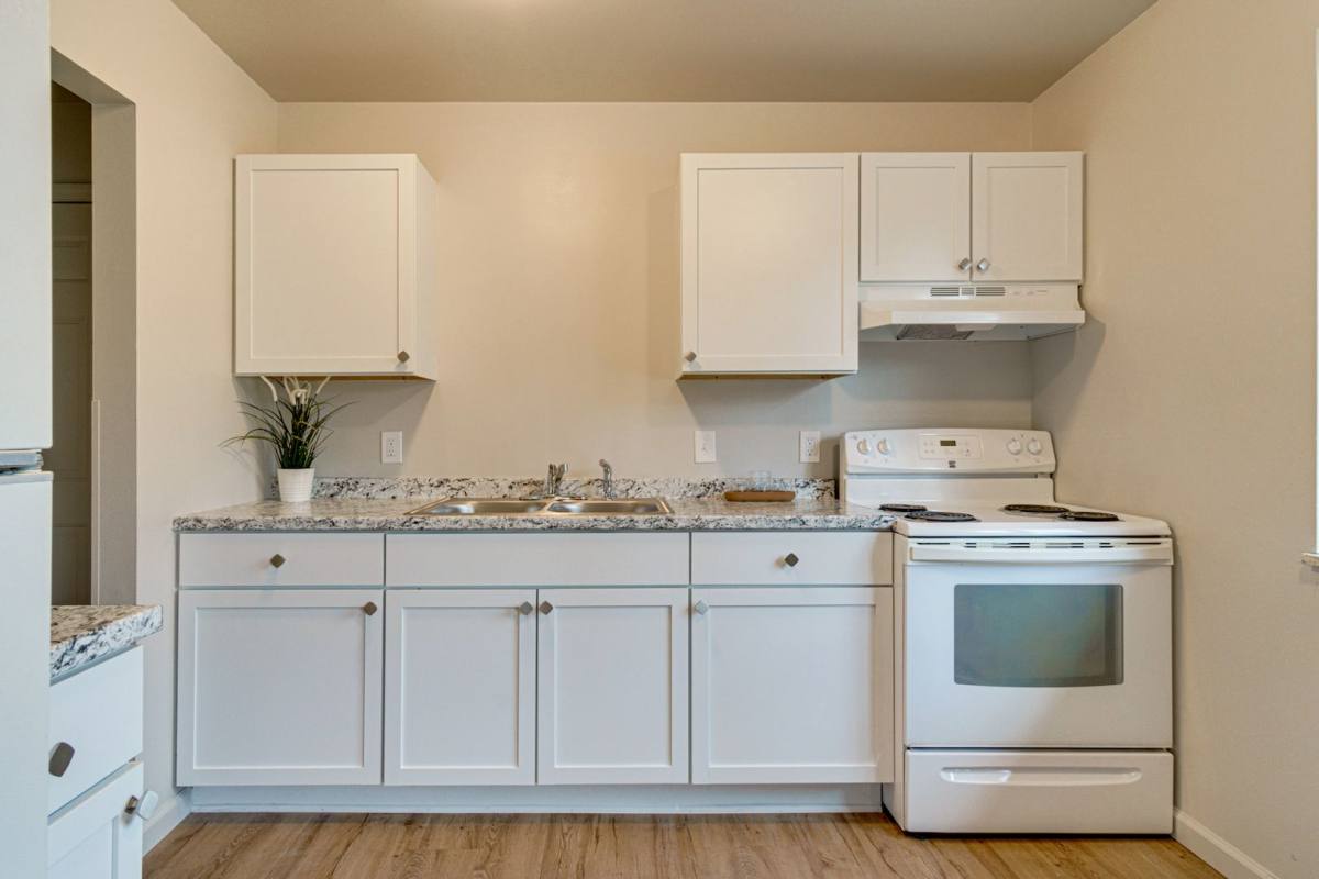 Apartment for rent at 112 Hazelton Rd, Flushing, MI 48433