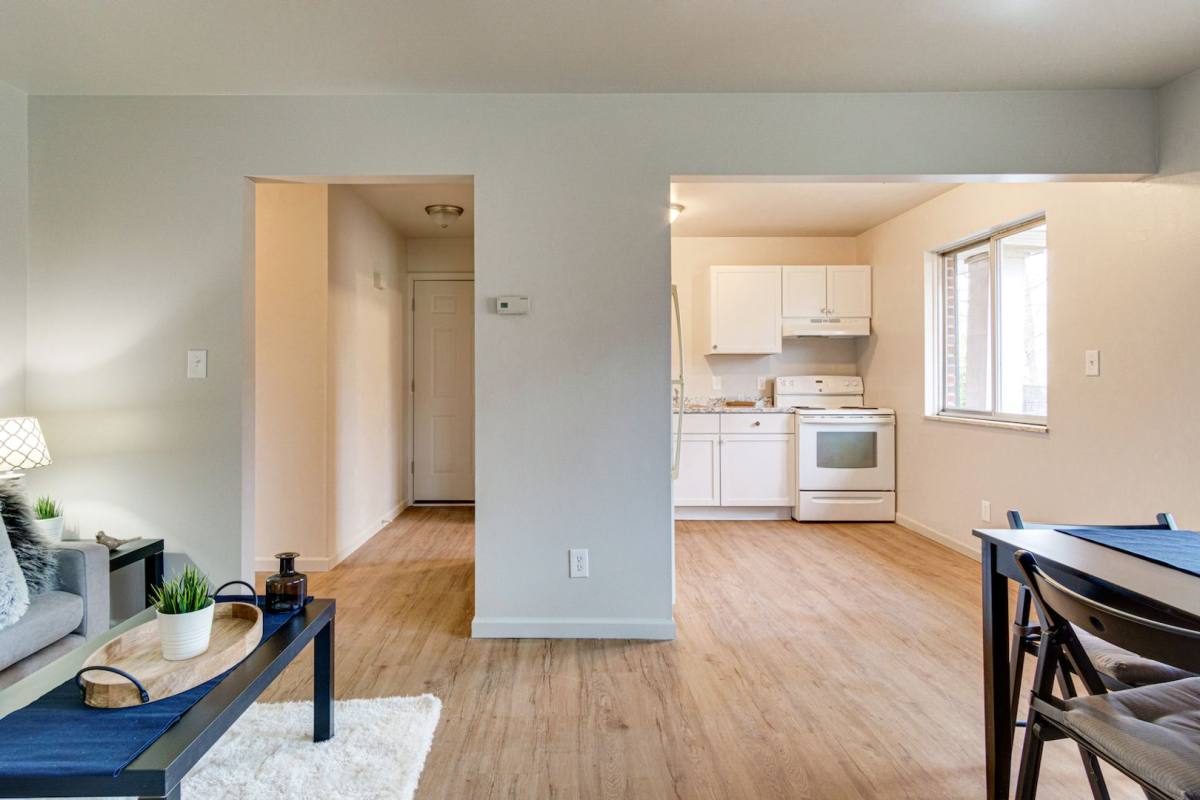 Apartment for rent at 112 Hazelton Rd, Flushing, MI 48433