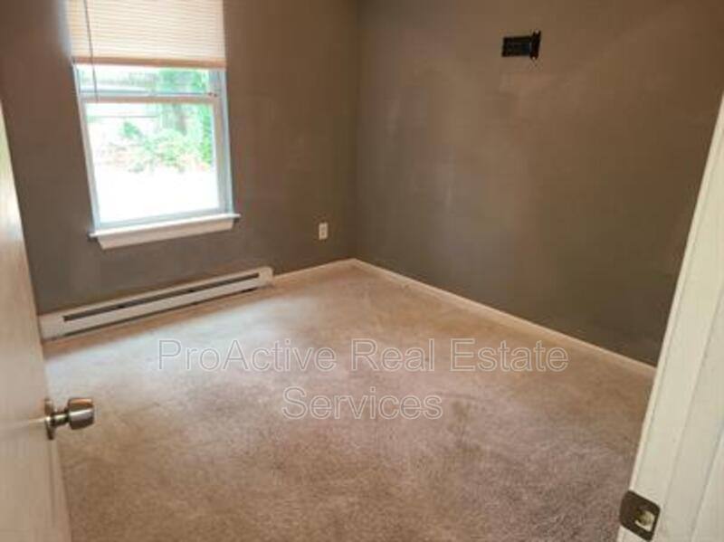 Apartment for rent at 812 W 27th St #1, Norfolk, VA 23517