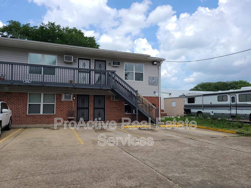 Apartment for rent at 812 W 27th St #1, Norfolk, VA 23517