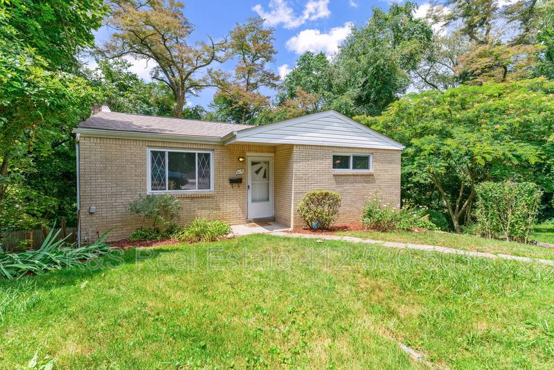 House for rent at 318 McCutcheon Lane, Pittsburgh, PA 15235