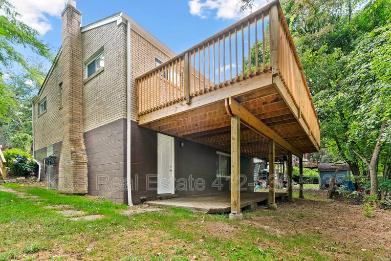 House for rent at 318 McCutcheon Lane, Pittsburgh, PA 15235