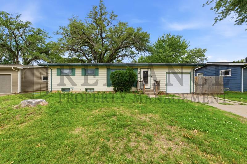 House for rent at 1415 N Prairie Lane, Derby, KS 67037