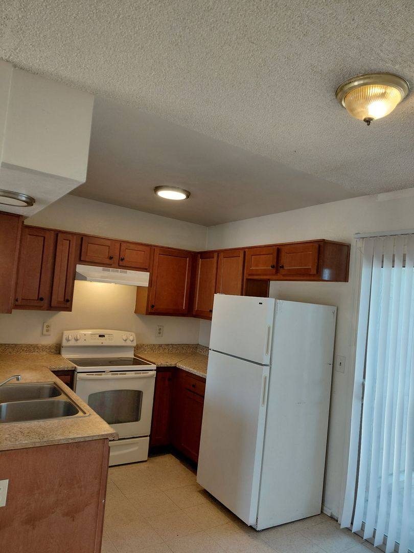 Apartment for rent at 1301 E Drexel Rd, Tucson, AZ 85706
