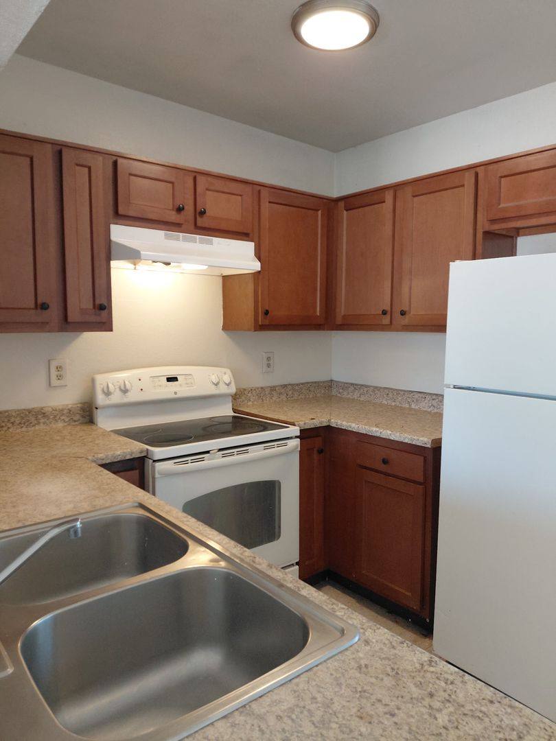 Apartment for rent at 1301 E Drexel Rd, Tucson, AZ 85706