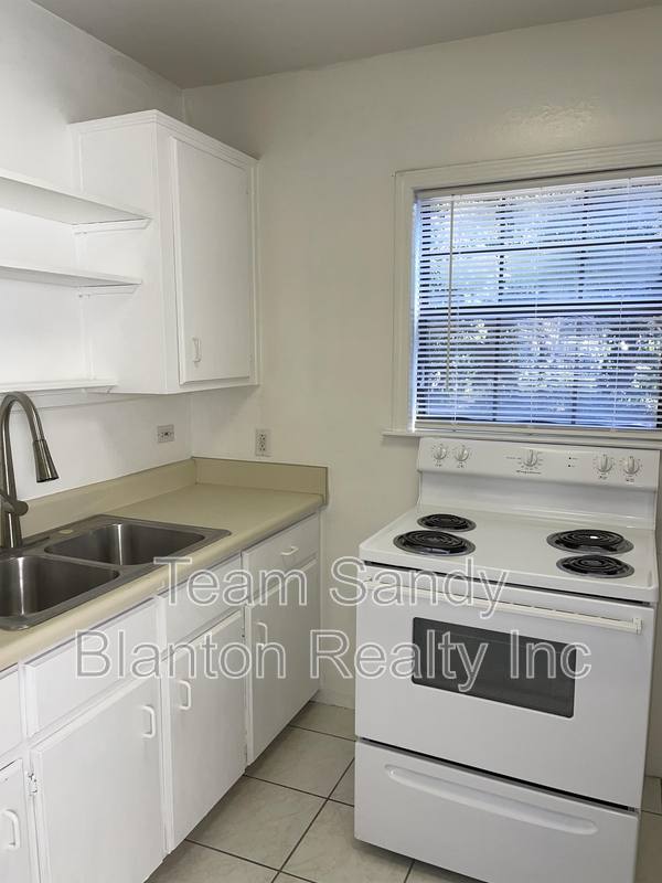 House for rent at 122 Brandon Ave, Pensacola, FL 32507