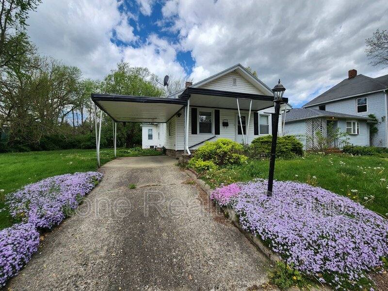 House for rent at 1811 S 10th St, Terre Haute, IN 47802