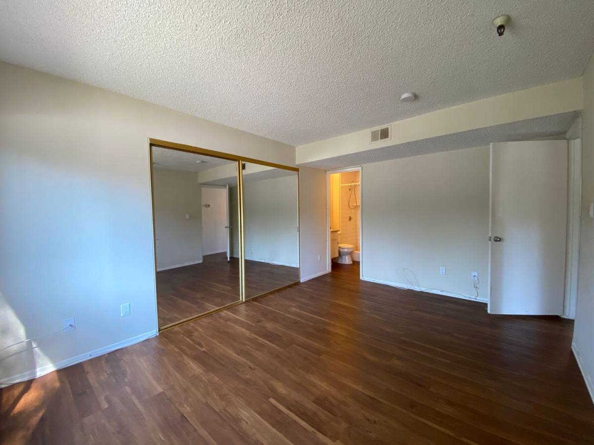 Apartment for rent at 987 E Del Mar Blvd, Pasadena, CA 91106