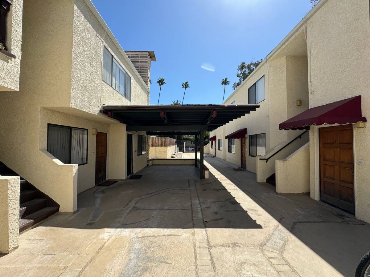 Apartment for rent at 987 E Del Mar Blvd, Pasadena, CA 91106