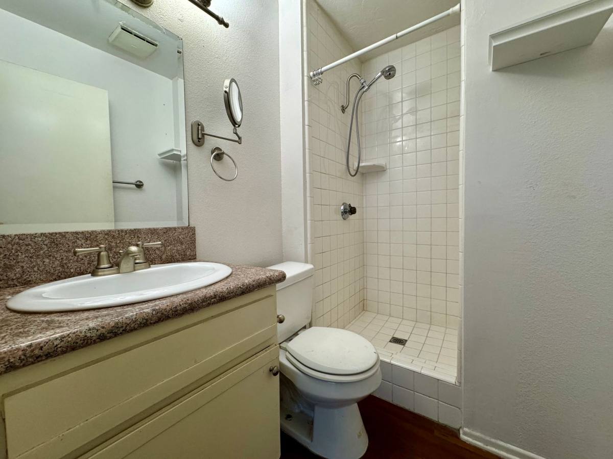 Apartment for rent at 987 E Del Mar Blvd, Pasadena, CA 91106