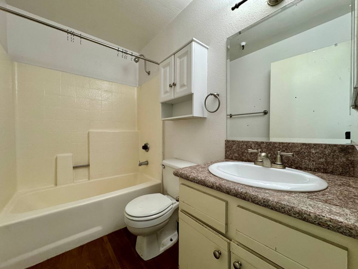 Apartment for rent at 987 E Del Mar Blvd, Pasadena, CA 91106