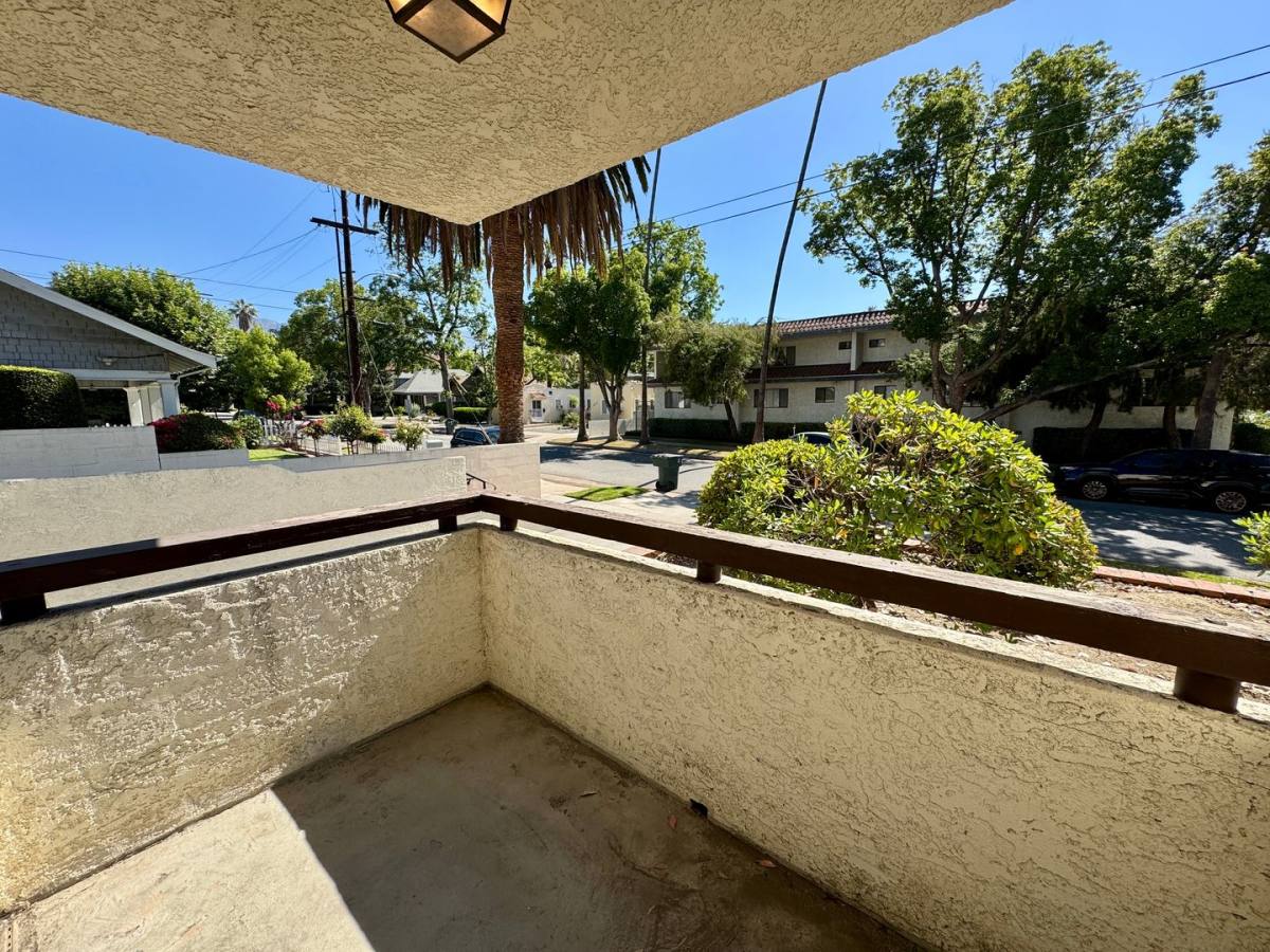 Apartment for rent at 987 E Del Mar Blvd, Pasadena, CA 91106