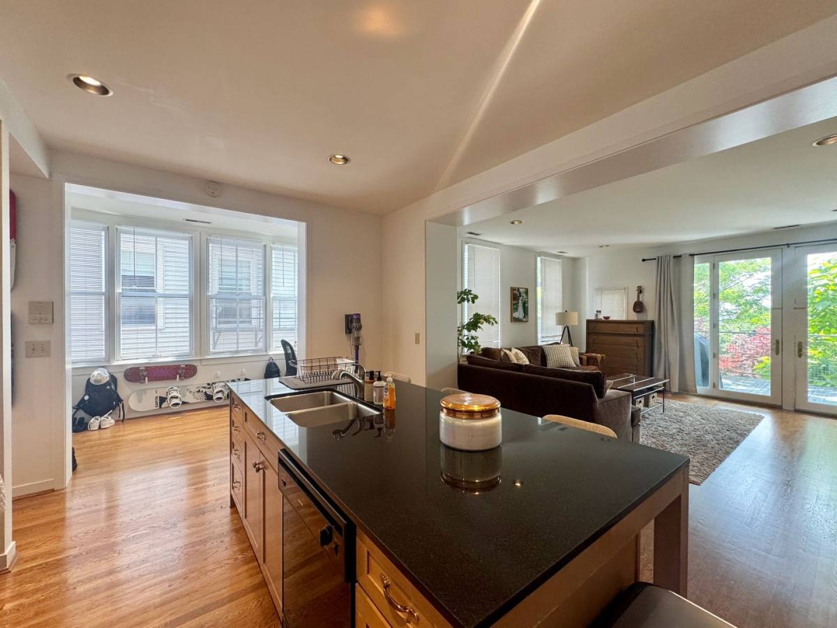Apartment for rent at 953 Pavilion St, Cincinnati, OH 45202
