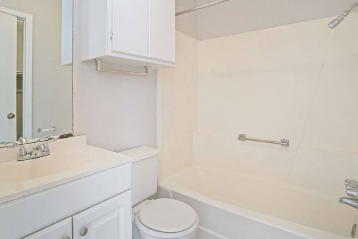 Apartment for rent at 800 N Meridian Ave, Oklahoma City, OK 73107